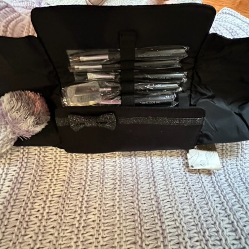 New The Body Shop Makeup  Brush Roll